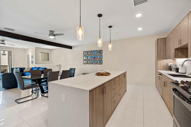 Building Photo - 191 The Riv