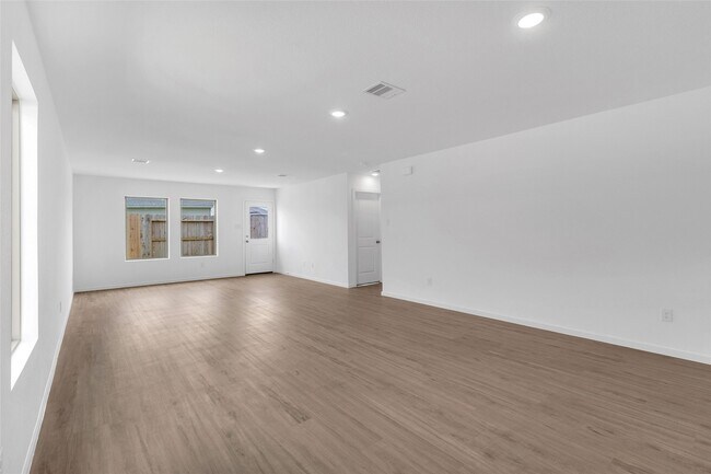 Building Photo - 18699 Cepagatti Dr