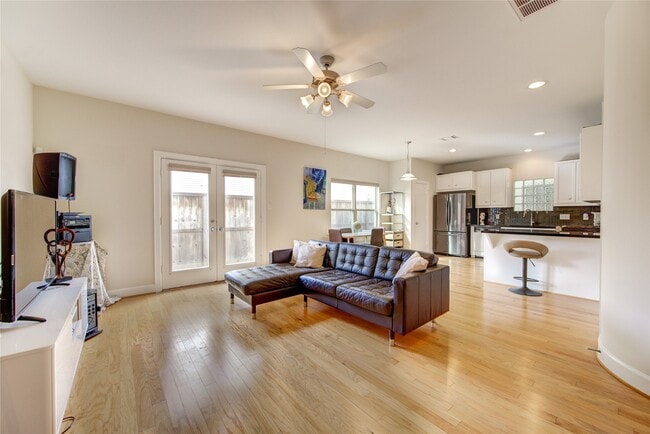 Building Photo - 3707 Main Poplar Dr