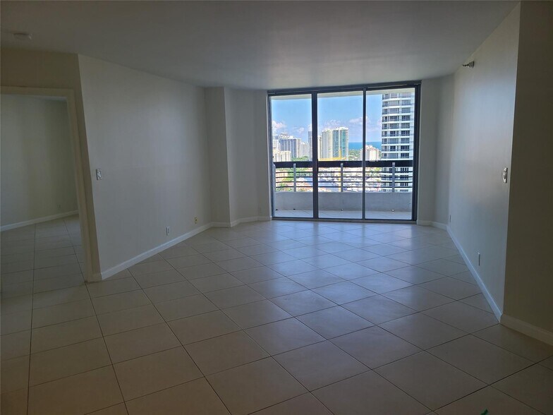 Building Photo - 3530 Mystic Pointe Dr