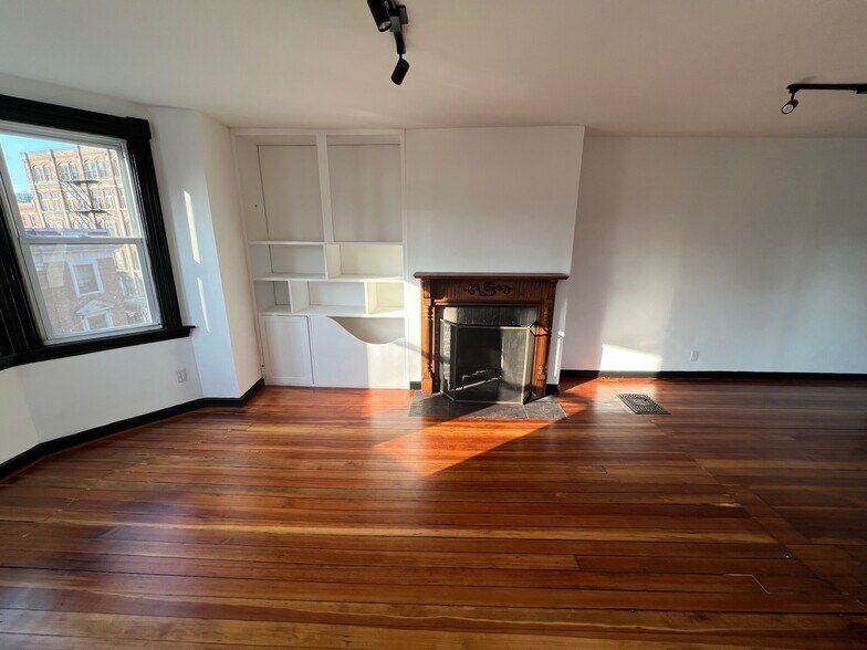Building Photo - 148 N St