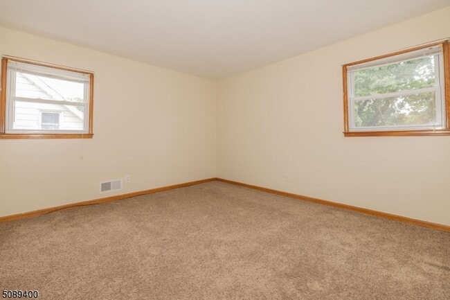 Building Photo - 216 Ringwood Ave