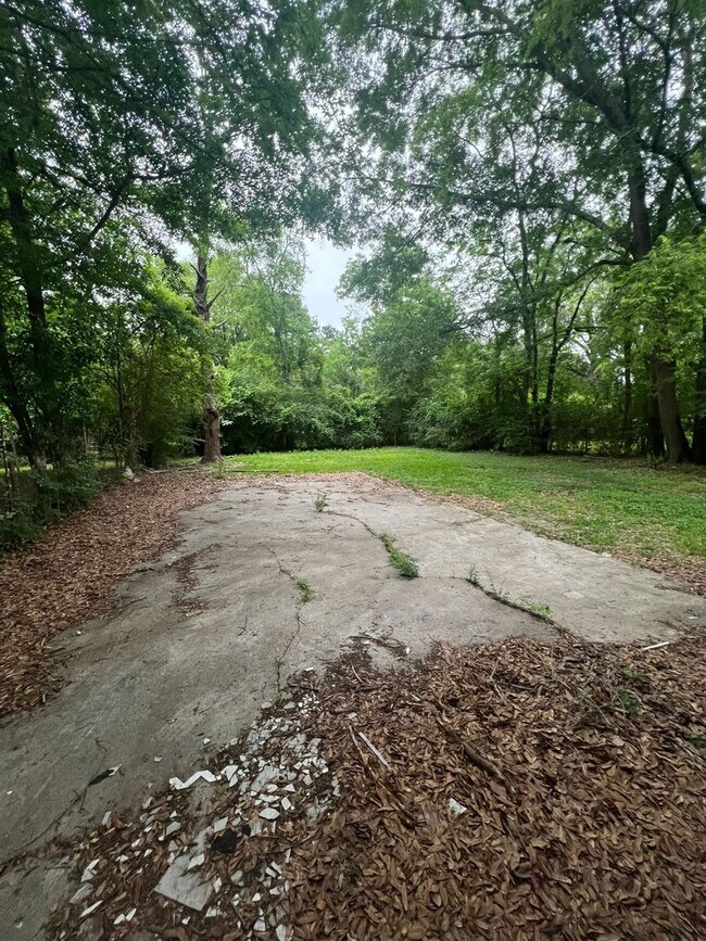 Building Photo - 3718 Northbrook Dr