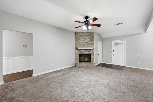 Building Photo - Immaculate 3-bedroom, 2-bath home in the highly sought-after Springfield subdivision!