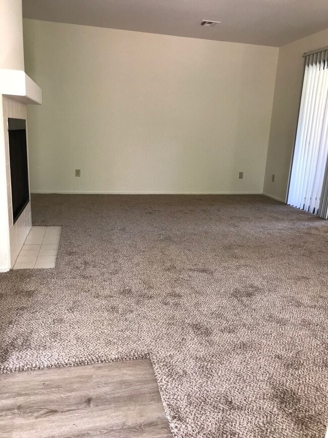 Building Photo - Cute and Cozy 2Br/2Ba Dual Master Condo in Terra Vista II