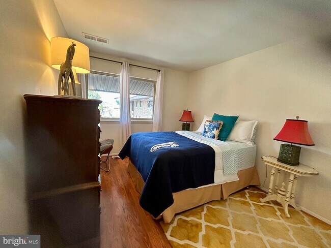 Building Photo - 18624 Walkers Choice Rd