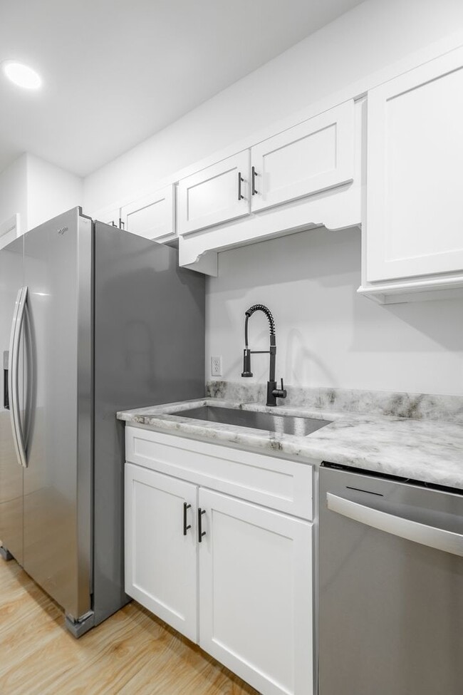 Building Photo - 2 Bedroom 2 Bath in Northshore