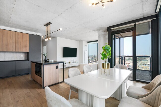 Building Photo - 234 W Polk St