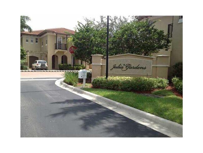 Building Photo - 6920 Julia Gardens Dr