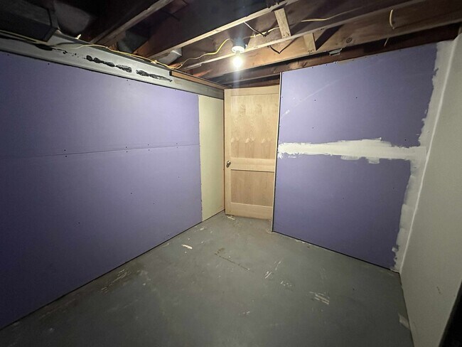 Building Photo - Click the “Apply Now” button or email wapmrentals@gmail.com for a prompt response.