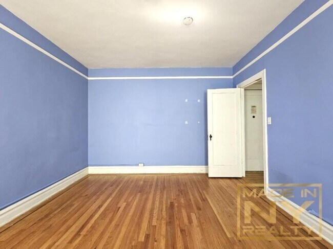 Building Photo - 1 bedroom in ASTORIA NY 11106