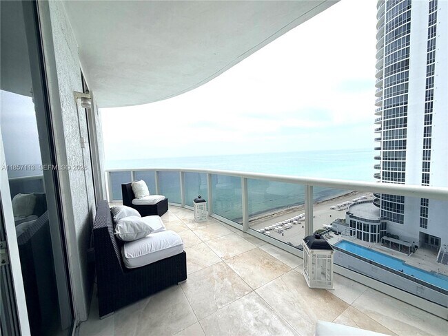 Building Photo - 16001 Collins Ave
