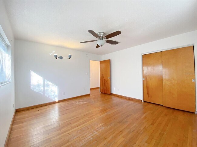 Building Photo - 902 S Scenic Hwy