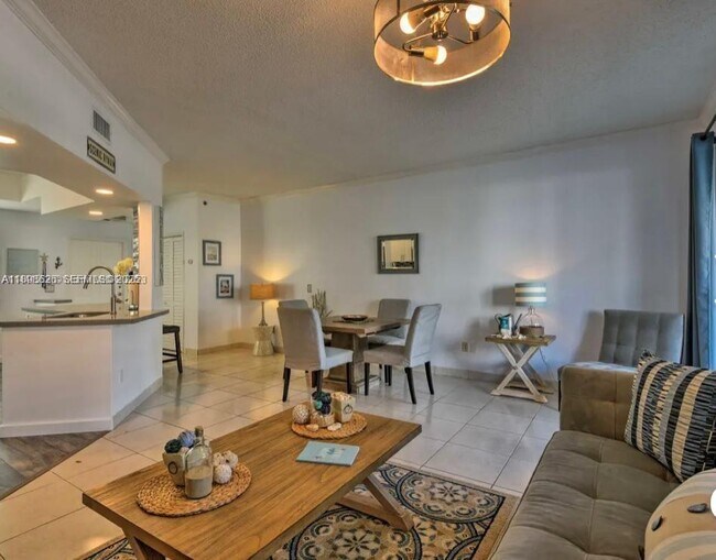 Building Photo - 3135 NE 184th St