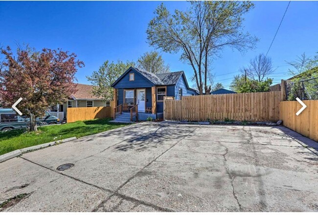 Building Photo - 240 S Julian St