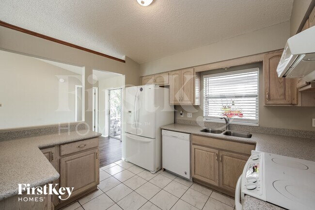 Building Photo - 1358 Abalom St