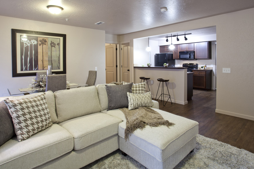 Living Room - The Residence at River Run