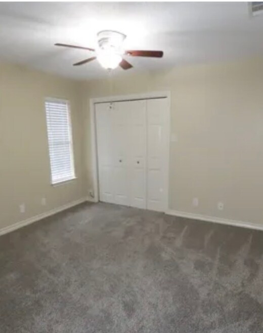 Building Photo - 3319 Lexington Dr