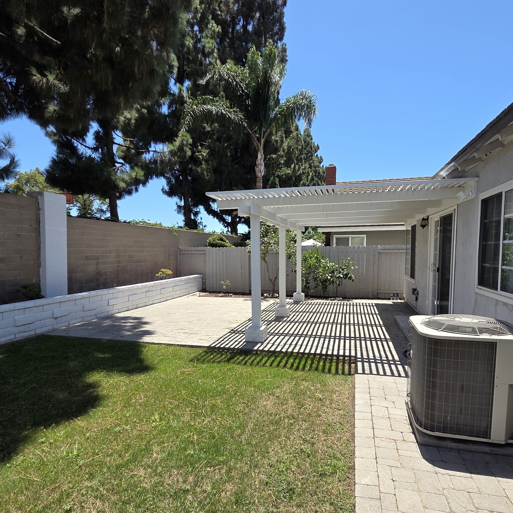 Building Photo - 14232 Matisse Ave