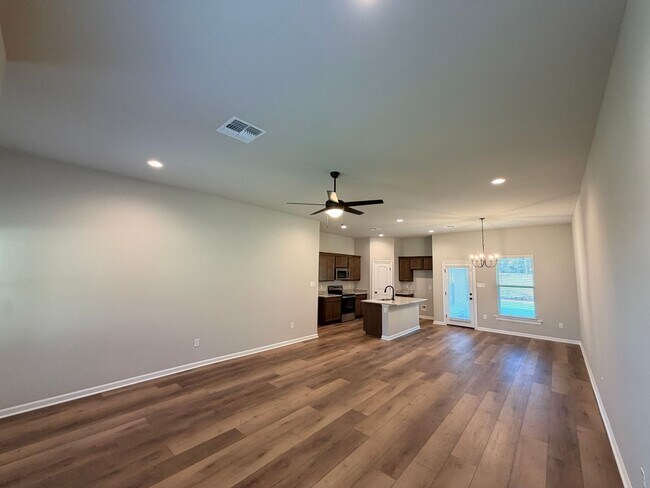 Building Photo - 302 Babineaux Ln