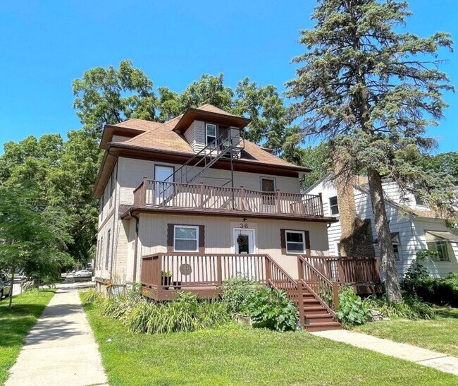 Primary Photo - 36 S Mills St