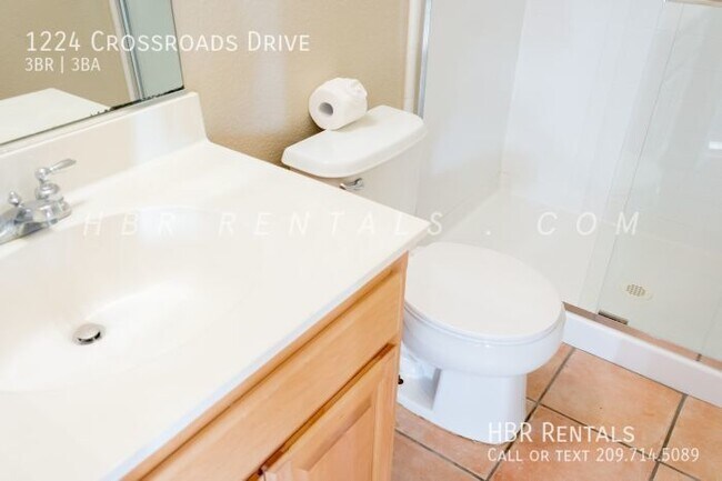 Building Photo - 1224 Crossroads Dr