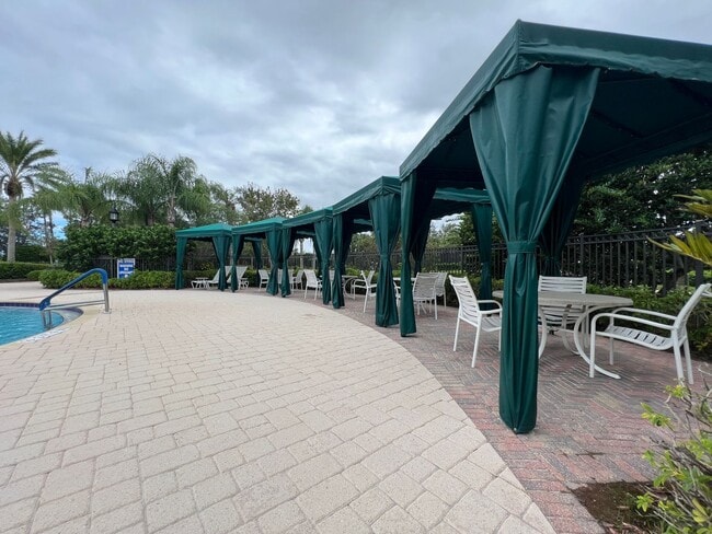 Building Photo - Luxury Living in a Gated Community – Modern 2-Bed Home with Premium Amenities!