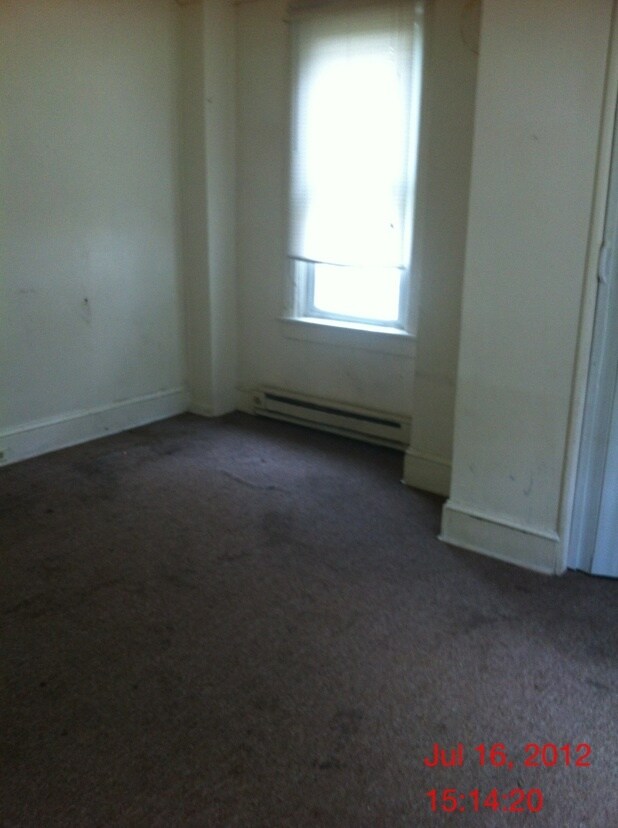 Building Photo - 713 E Moler Ave