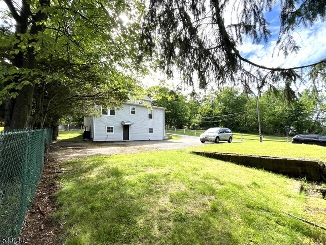 Building Photo - 1156 High Mountain Rd