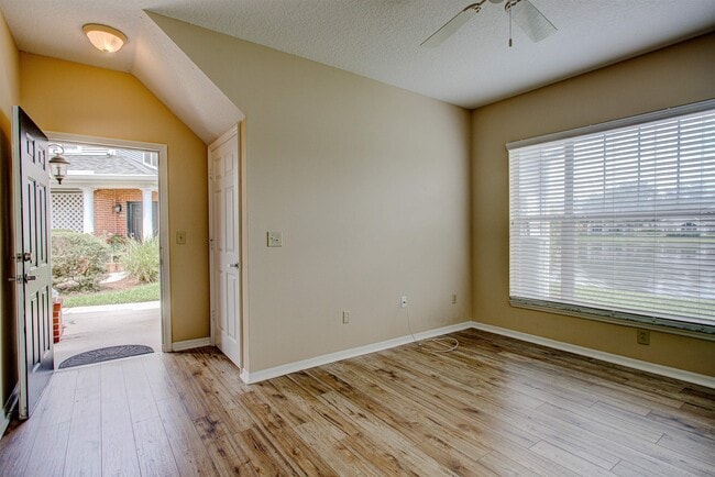 Building Photo - 20102 Harbour Vista Cir