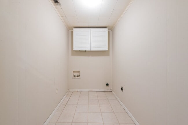 Building Photo - 438 Daniel St