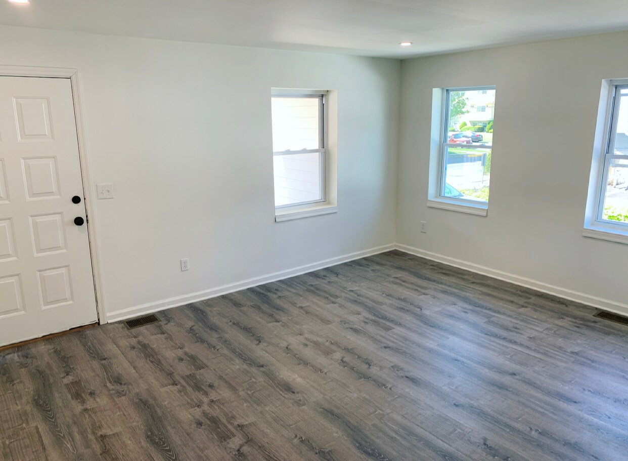 Building Photo - 606 Beach Ave