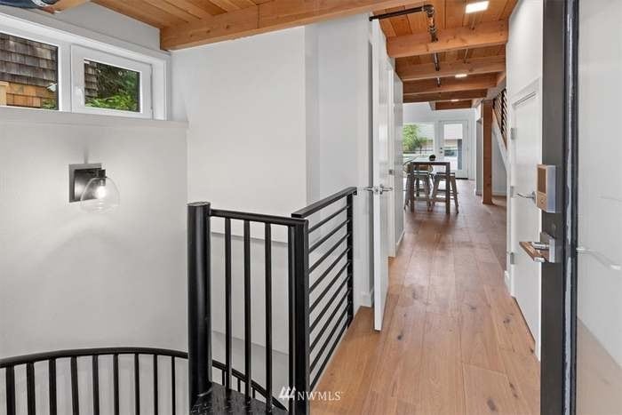 Building Photo - 2617 Franklin Ave E