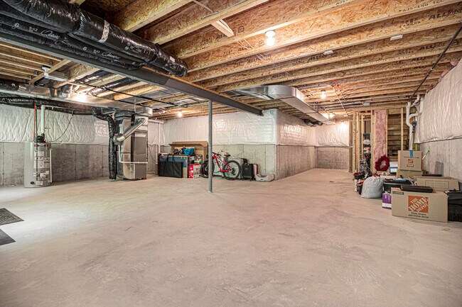 Building Photo - 2865 Dillon Dr