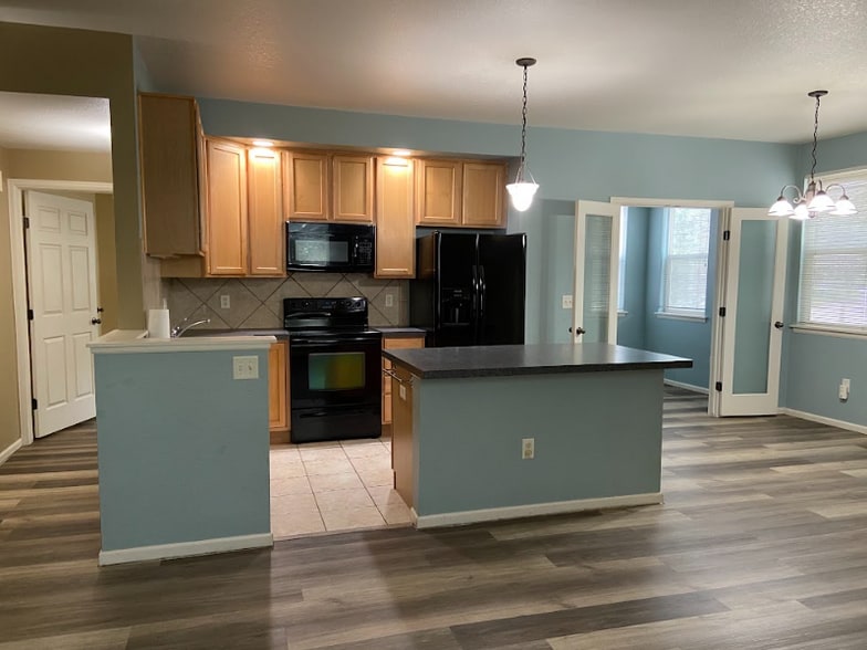 Building Photo - 1921 Grays Peak Dr