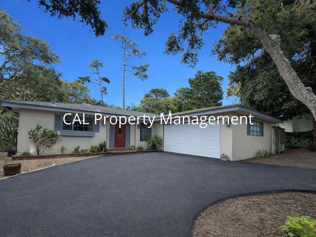 Building Photo - Beautiful 3-Bedroom Pebble Beach Home!