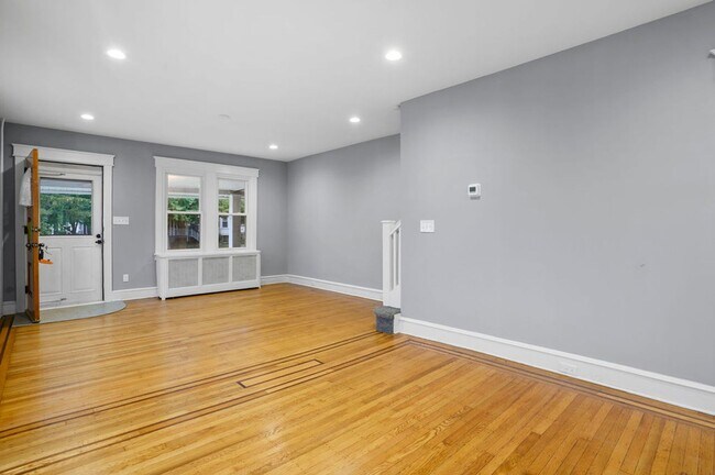 Building Photo - FIRST MONTH FREE* Large Twin Home! One (1) Car Garage, W/D Hookups in basement, Stainless Applian...