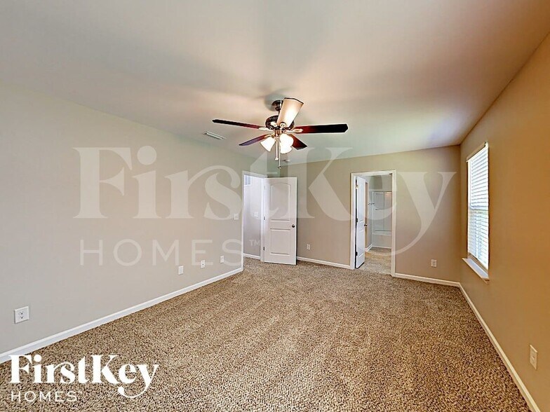 Building Photo - 3917 Catawba Hills Dr