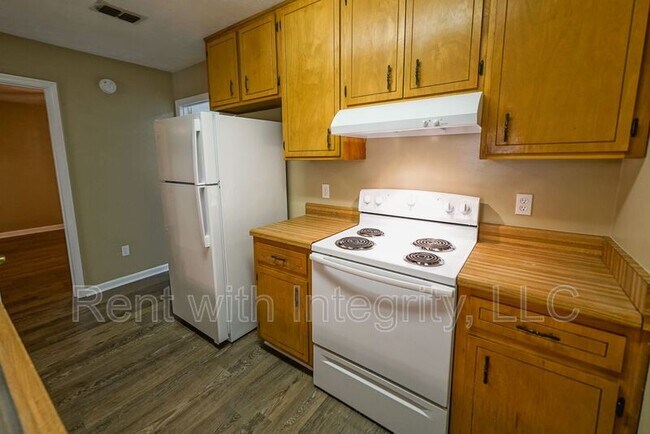 Building Photo - 2380 Hartsfield Way