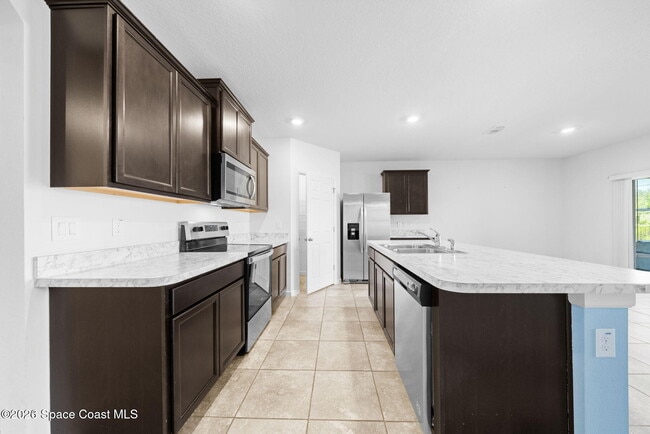 Building Photo - 549 Lafayette St SW