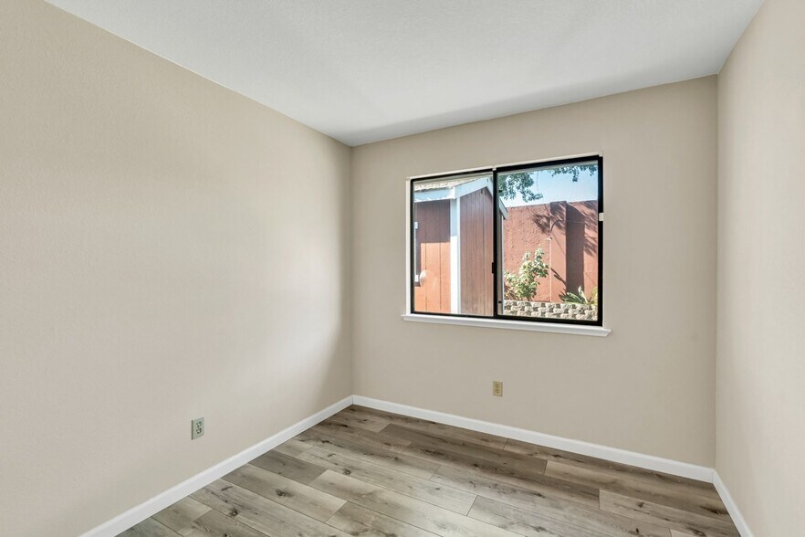 Building Photo - 8200 Northam Dr