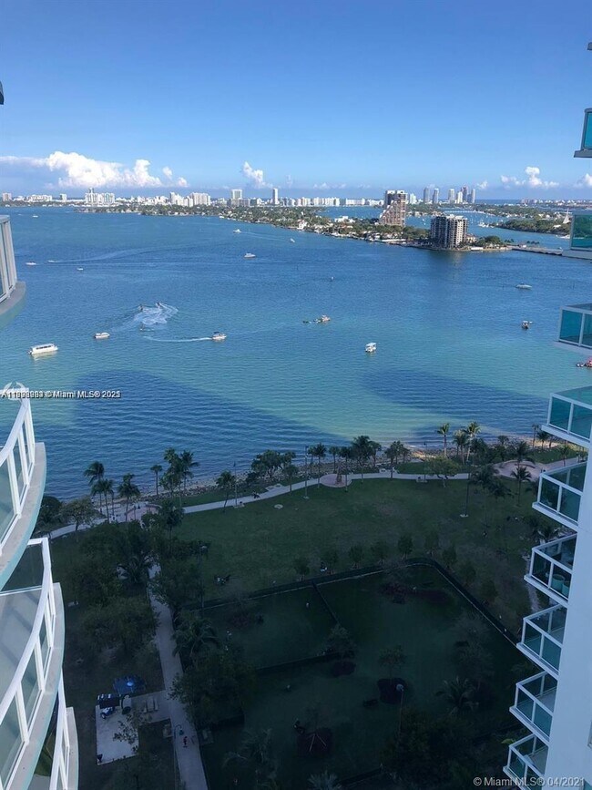 Building Photo - 1900 N Bayshore Dr