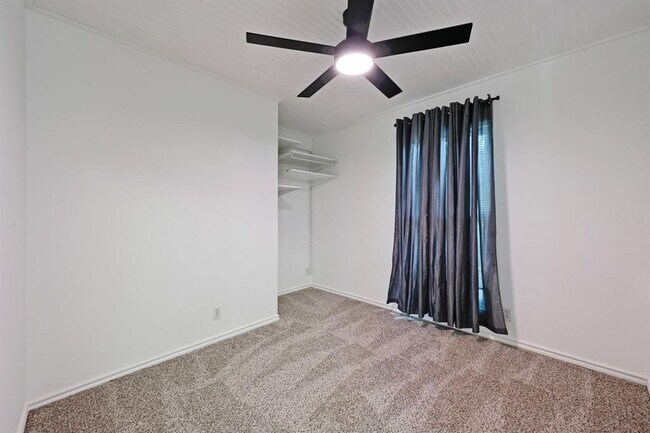 Building Photo - 13816 Golden Flax Trail