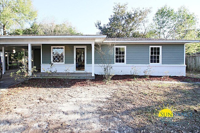 Primary Photo - Beautiful 3 Bedroom Home in Fort Walton Be...