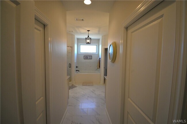 Building Photo - 13514 William Dr