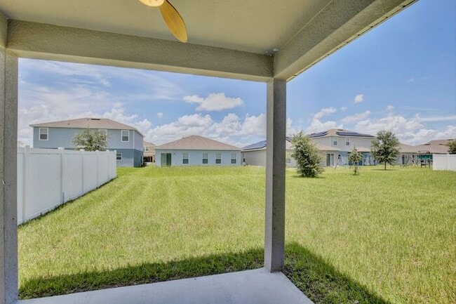 Building Photo - Effortless Living in a Modern 3-Bed Home w...