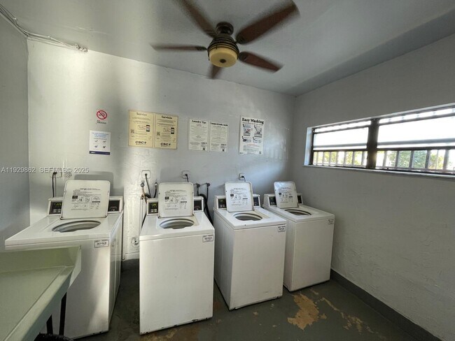 Building Photo - 1335 W 68th St