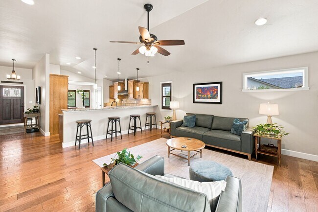 Building Photo - 12441 Woodruff Dr