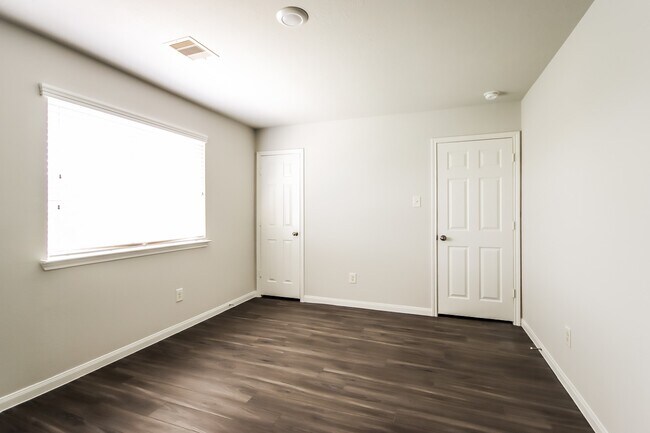 Building Photo - 12310 Maura Lane