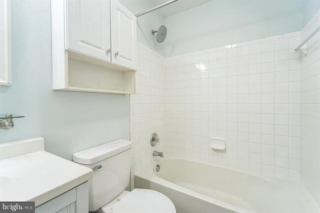 Building Photo - 11 Gemstone Ct